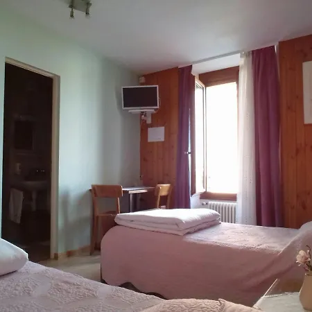 Hotel La Croix Blanche 2*